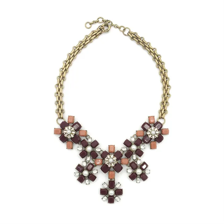 Collana floreale bordeaux