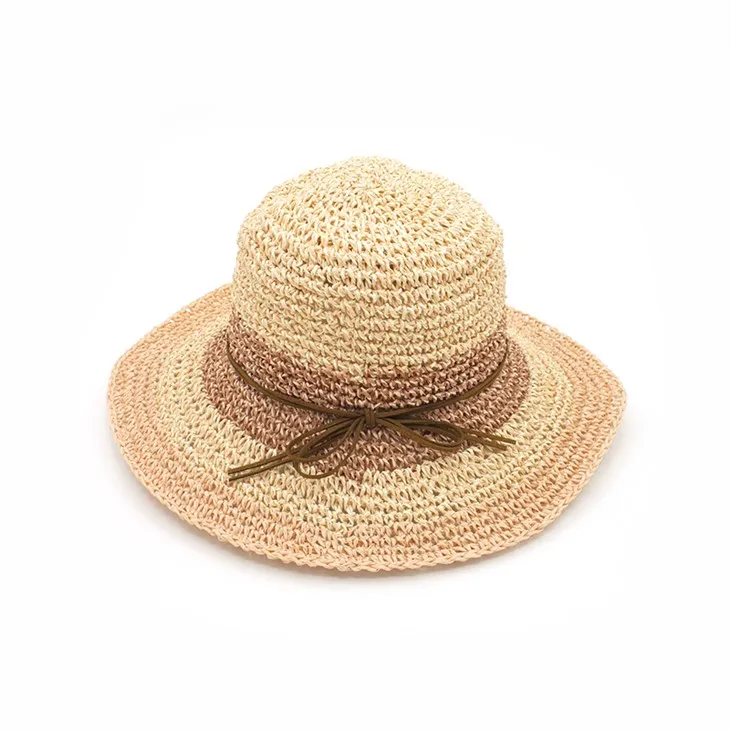 Cappello di paglia della signora