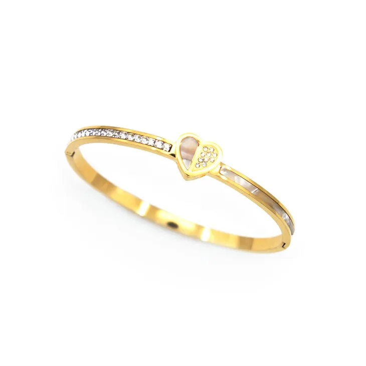 Bracciale con ciondolo a forma di cuore in oro